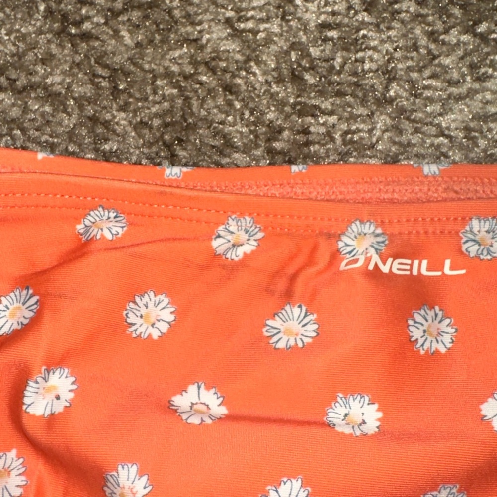 O’Neill Daisy Ruffle Bikini 🌊 - Picture 11 of 11